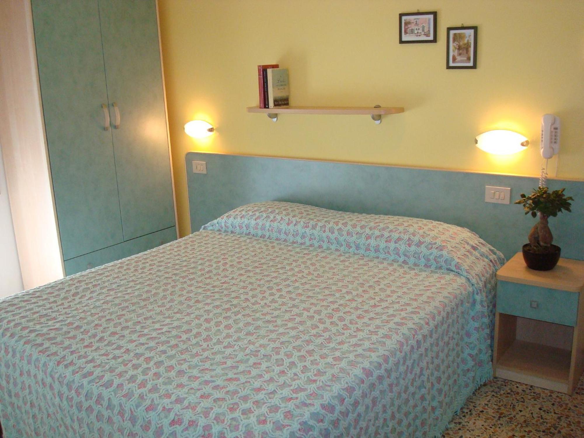 Hotel Villa Ersilia Rimini B&B Eksteriør billede