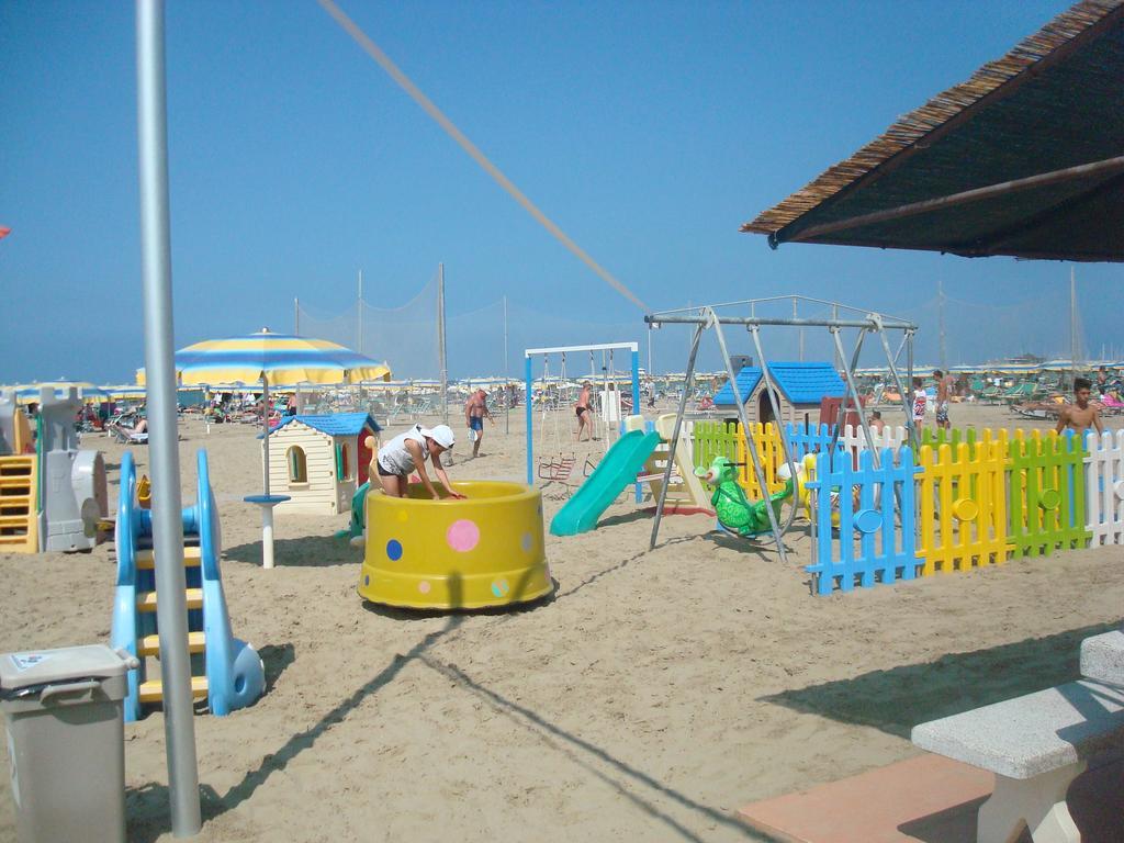 Hotel Villa Ersilia Rimini B&B Eksteriør billede