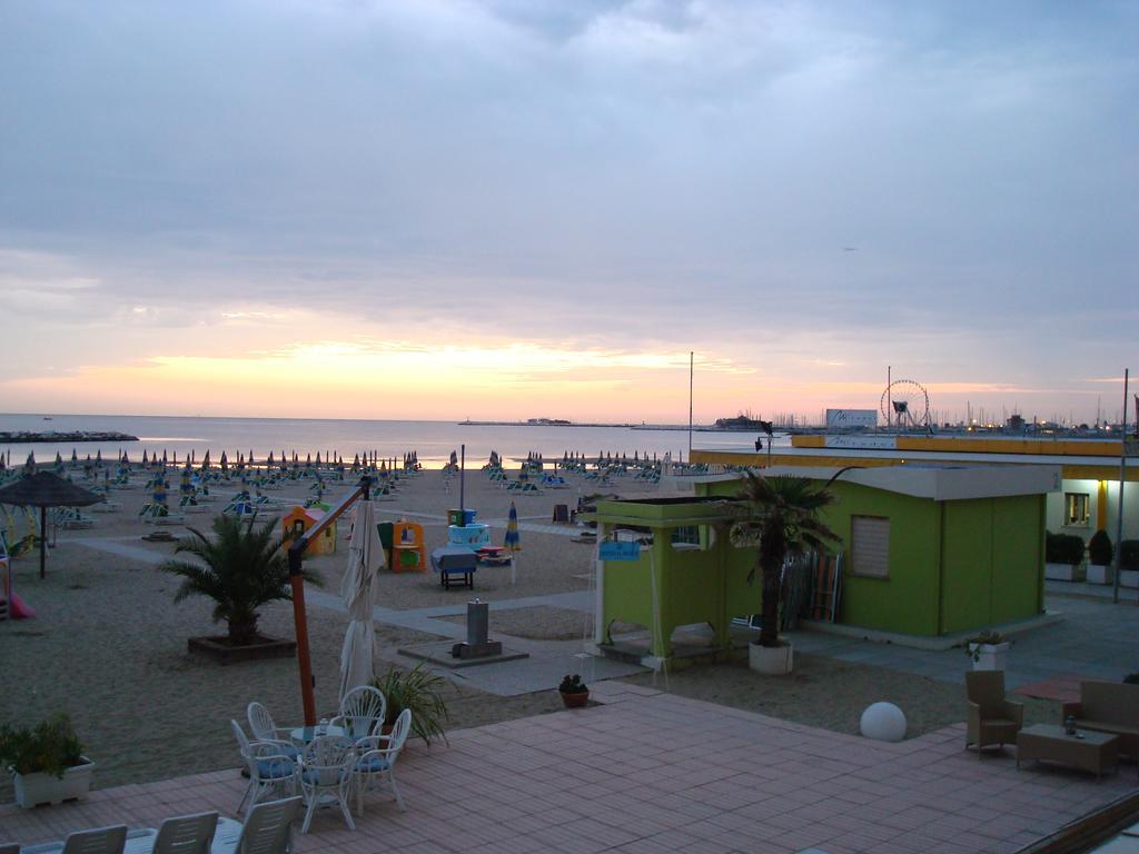Hotel Villa Ersilia Rimini B&B Eksteriør billede