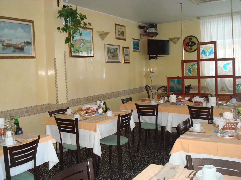 Hotel Villa Ersilia Rimini B&B Eksteriør billede