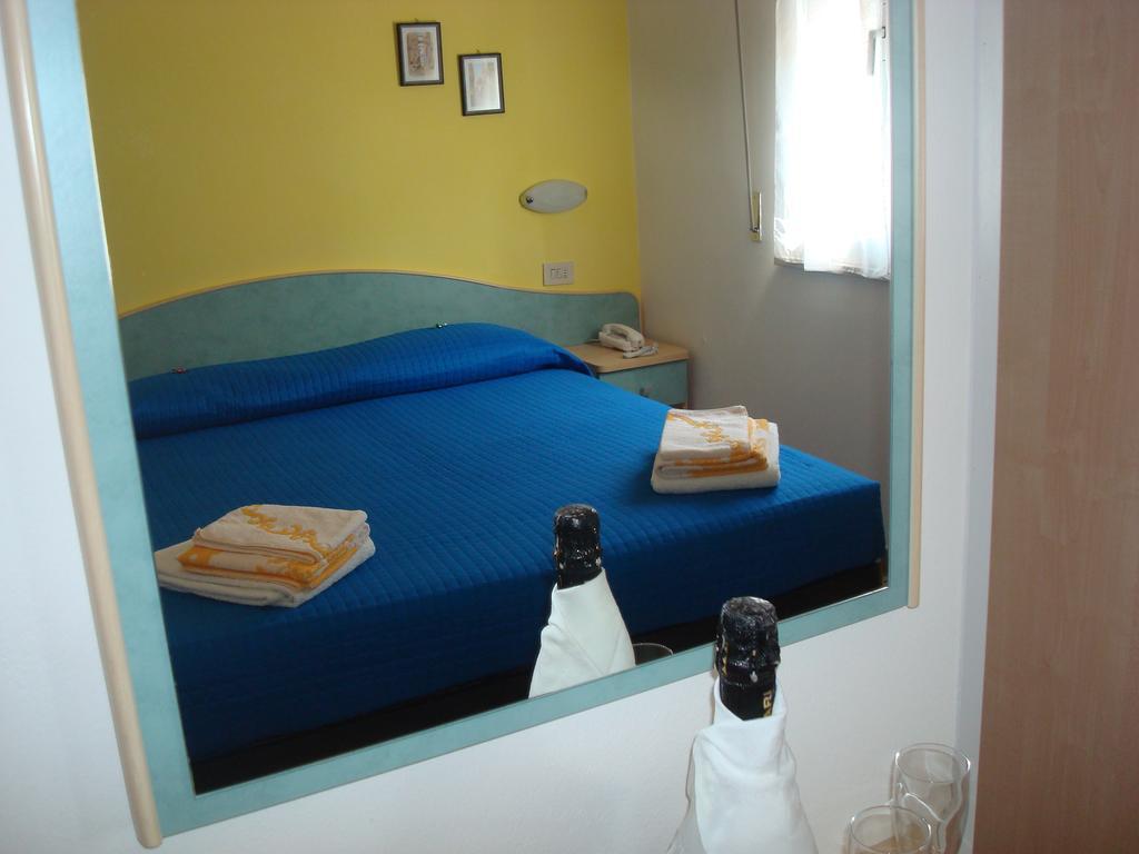 Hotel Villa Ersilia Rimini B&B Eksteriør billede