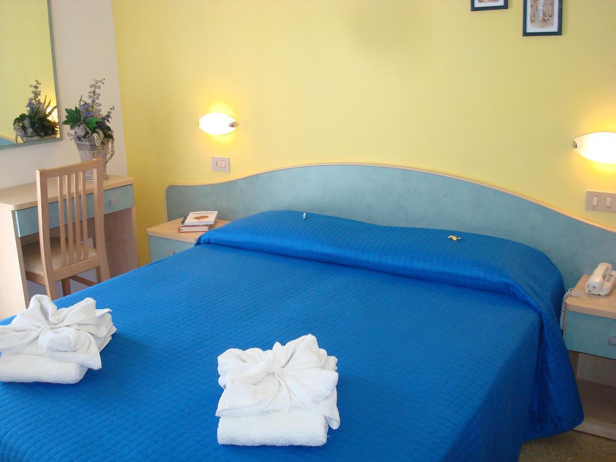 Hotel Villa Ersilia Rimini B&B Eksteriør billede