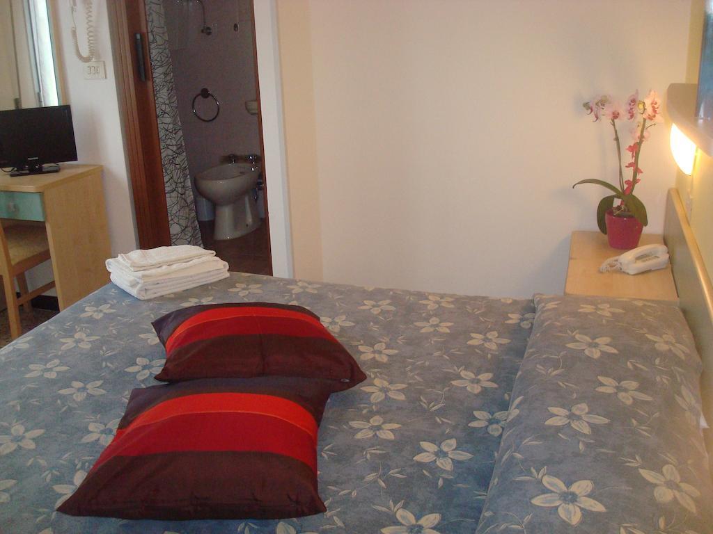 Hotel Villa Ersilia Rimini B&B Eksteriør billede